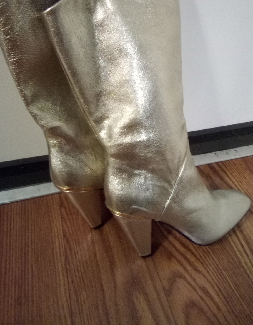 Jessica Simpson: Sexy, Gold, High Heel Western Boots